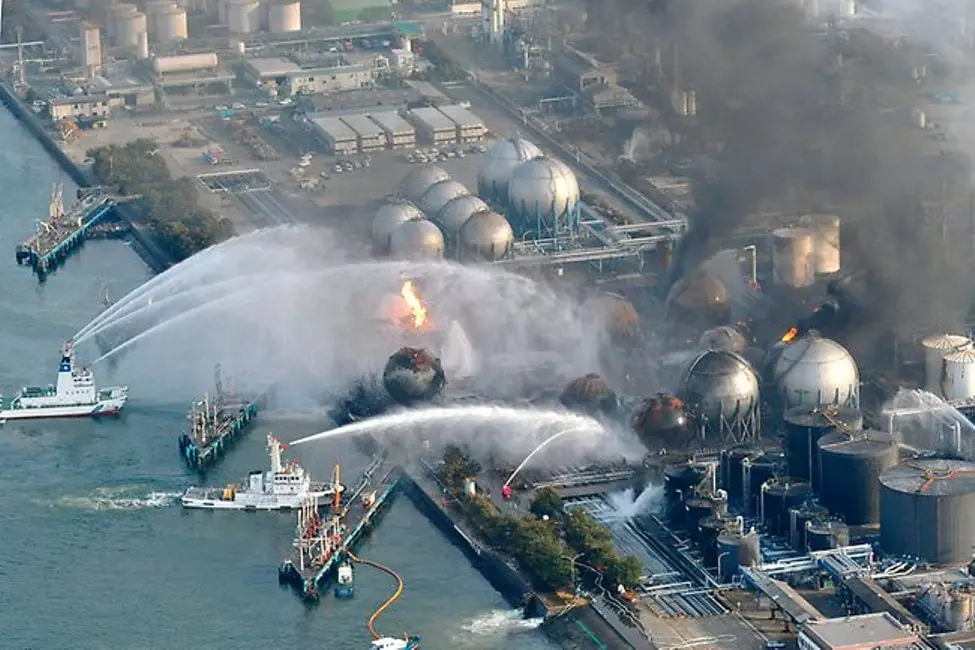 http://philnews.ph/wp-content/uploads/2011/03/japans-power-plant-explosion.jpg