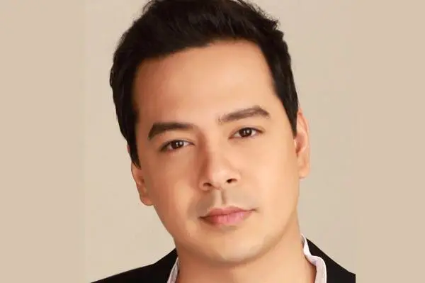 During a press conference, launching him as the newest endorser of Magic Flakes, “The Trail” actor told the reporters that he will fly to America with his ... - John-Lloyd-Cruz