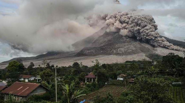 Kanlaon Volcano In Negros Island Erupts Shooting Column Of Ash Philippine News 5179