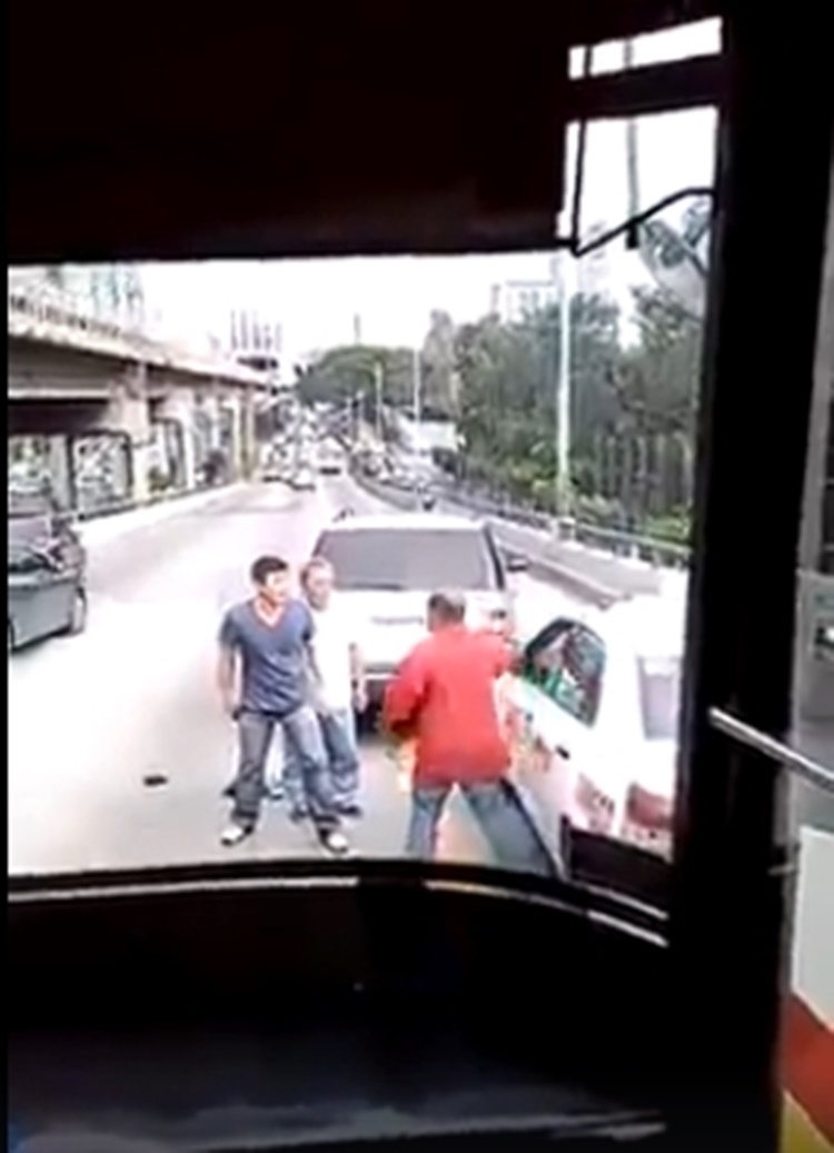 Road Rage Incident Between Armed Motorist, Taxi Driver Caught On Camera