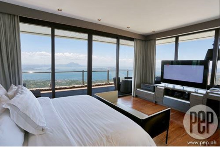 Willie Revillame Tagaytay Mansion