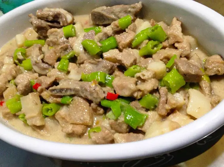 BICOL EXPRESS RECIPE: How To Cook Delicious Pork Bicol Express