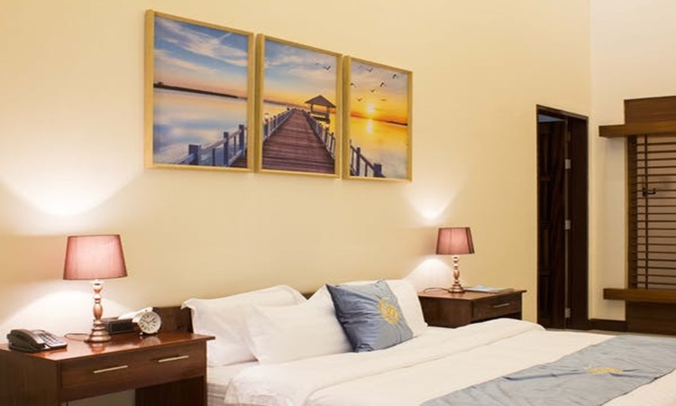 Costa Palawan Resort