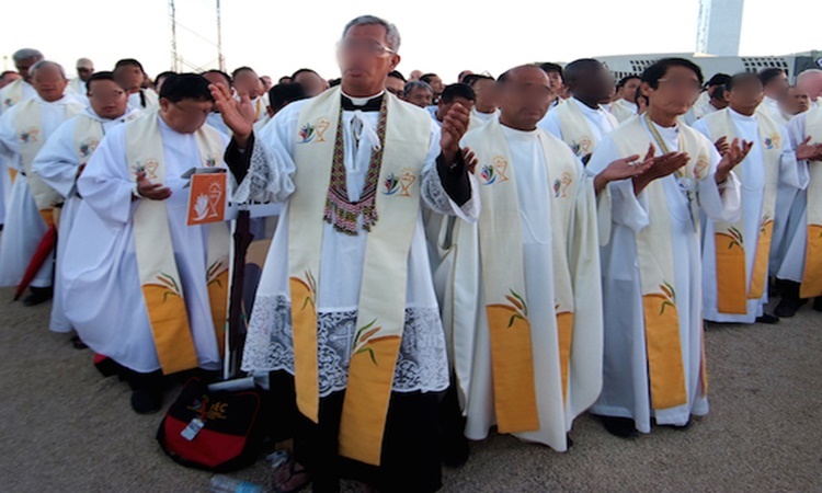 Catholic-Priests-1