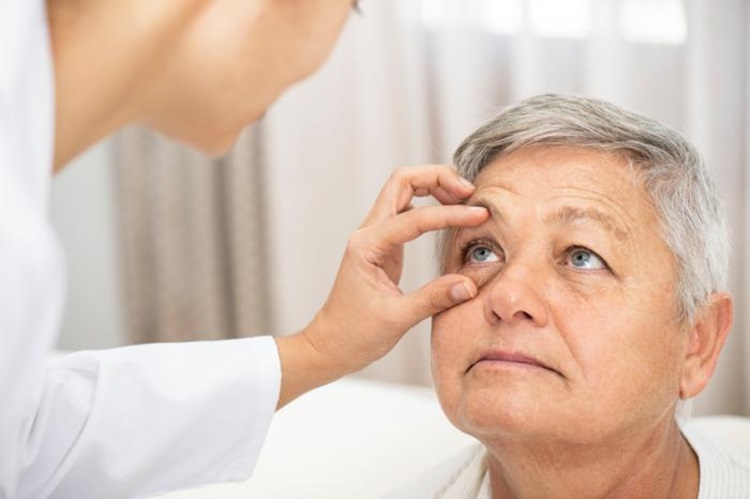 Cataracts Causes Symptoms Treatment And Prevention 