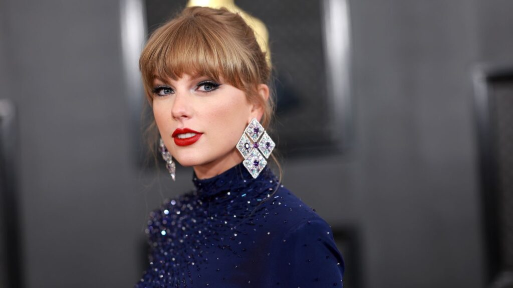 Taylor Swift-Signed Guitar Purchased by Man for P226K, Buyer Smashed it with Hammer