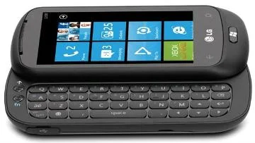 Windows Steps in With LG Quantum C900