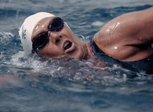 Diana Nyad starts her 103 mile swim
