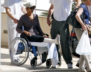 Halle Berry Broken Foot