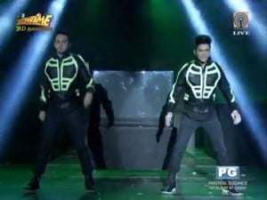 Vhong Navarro and Billy Crawford It's Showtime dance
