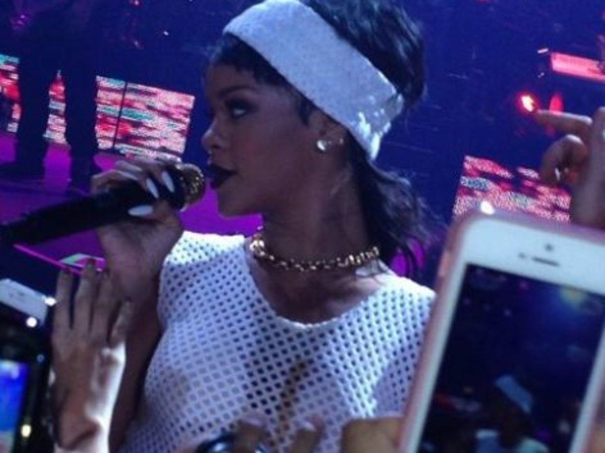 rihanna diamonds en vivo