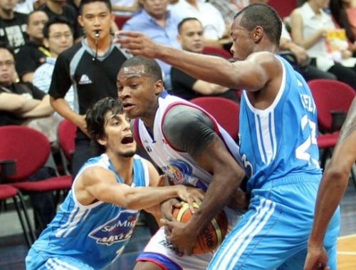 Petron vs. San Mig Game 3