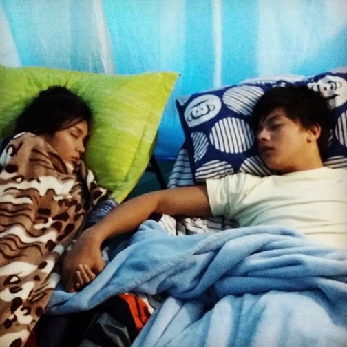 Daniel Padilla And Kathryn Bernardo Holding Hands Photo Went Viral Philnews