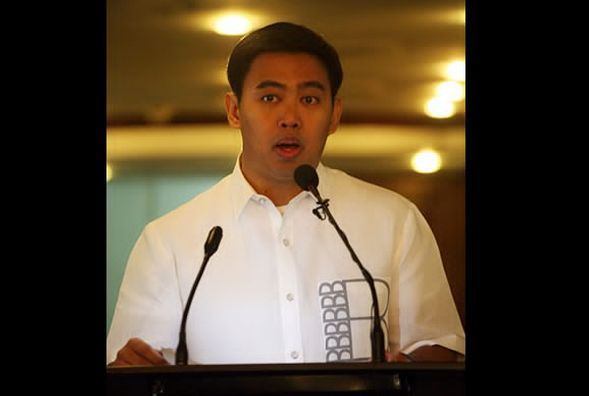 Makati Mayor Junjun Binay Headed to Senate After Being Issued a Warrant ...