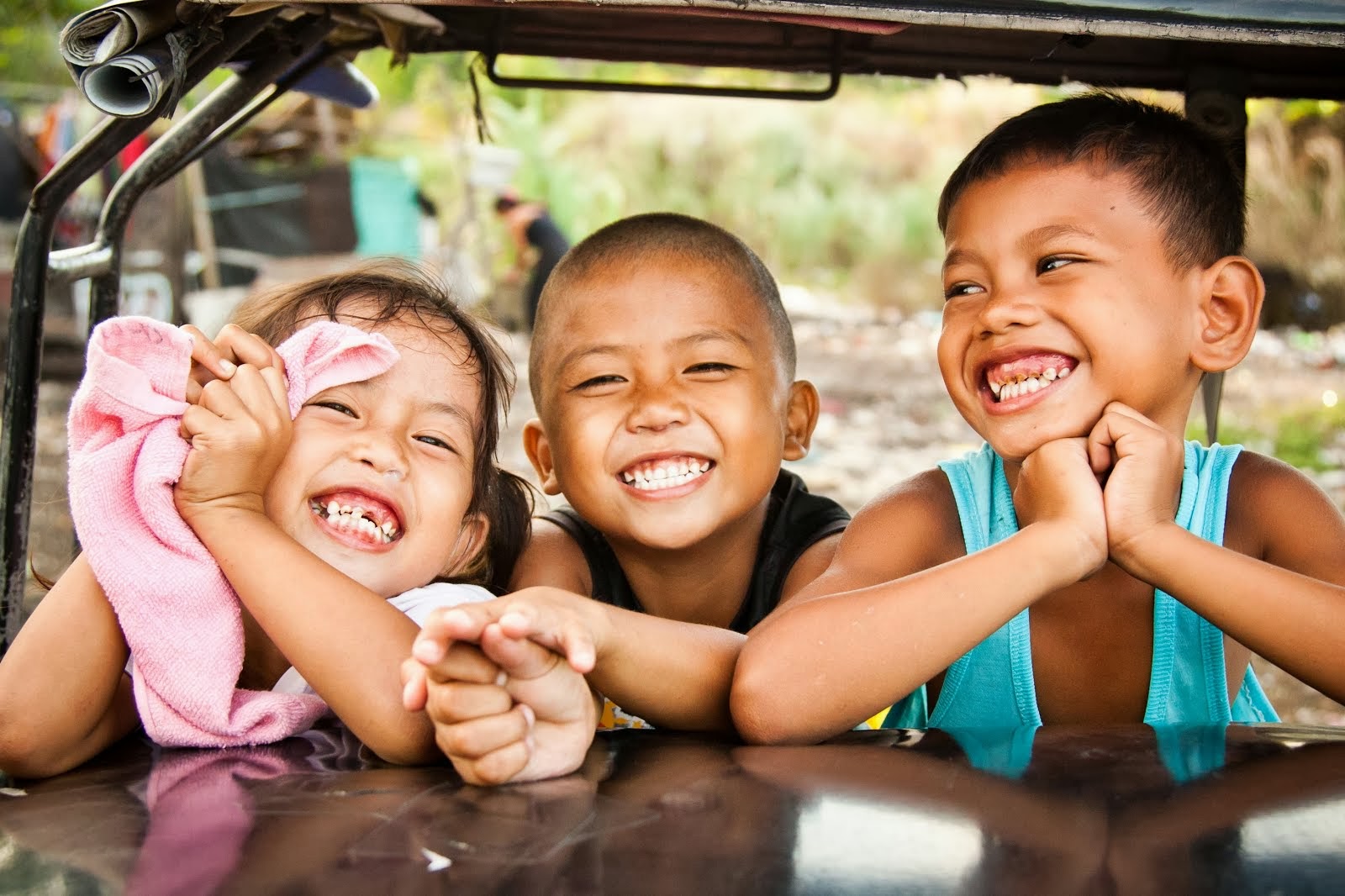 Three children перевод. Счастливый ребенок. Улыбка ребенка. Смех дети Италия. The Happy child.