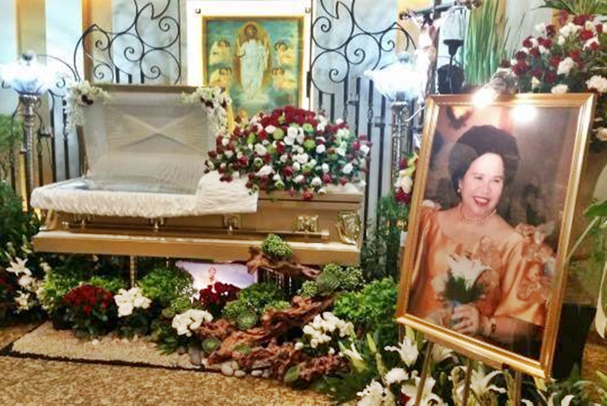 Miriam Santiago’s Casket