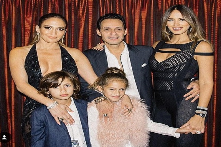 Marc Anthony and family