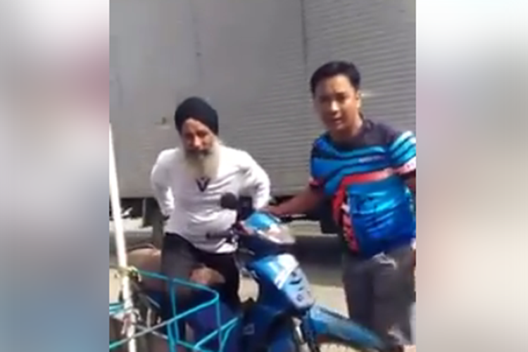 Viral: Civilian Pinoy Cop Harassing An Indian Motorist Angered Netizens
