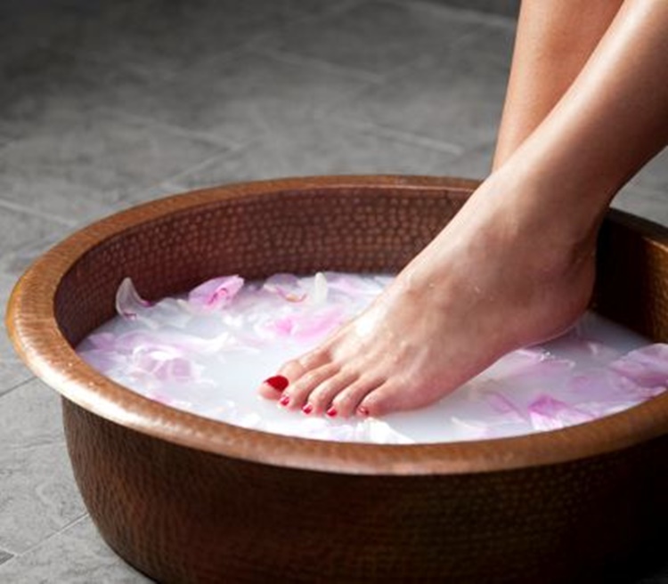 Say Goodbye To Cracked, Dry Feet With These Simple Remedies