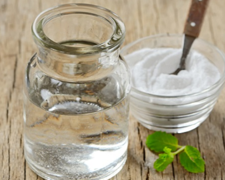 Remove Plaque On Teeth With This Homemade Mouthwash