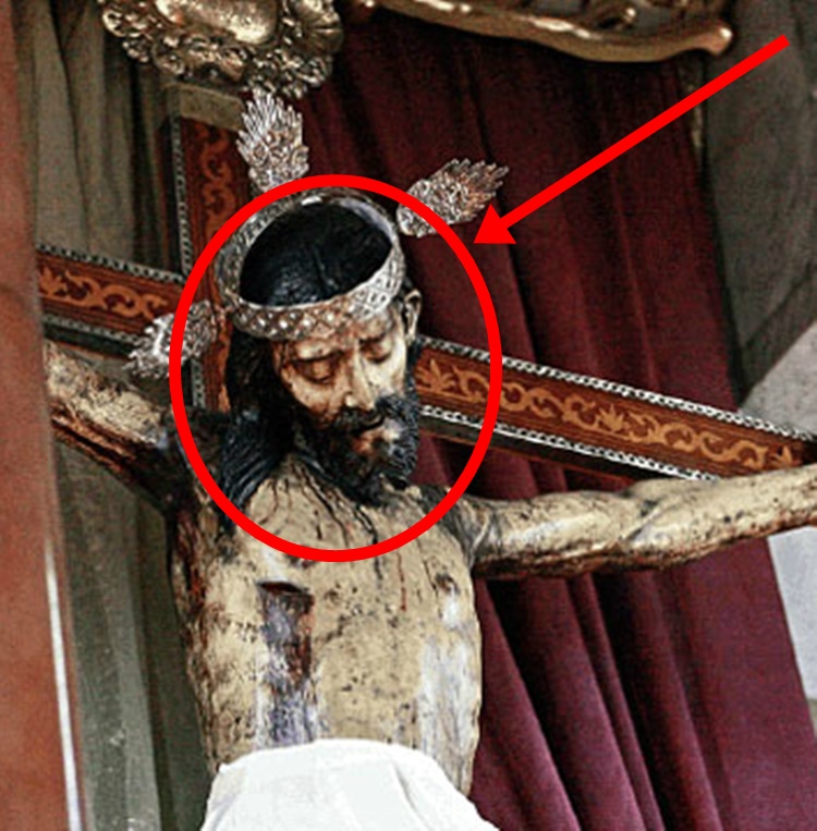 Jesus Christ’s Statue Opens Its Eyes Inside Church