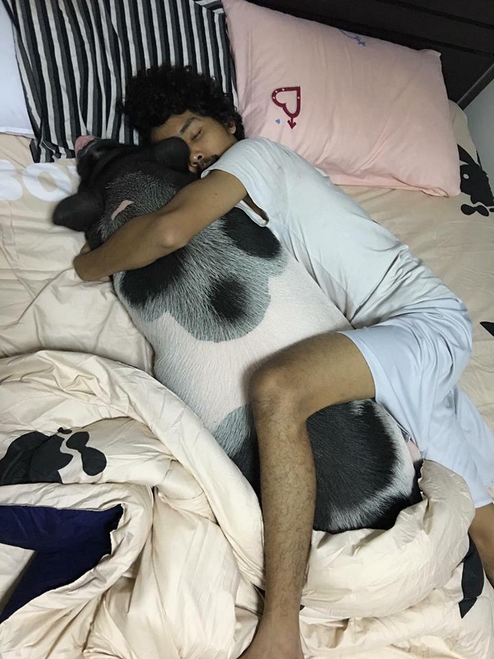 You Will Not Believe How Much This Guy Loves His Pigs