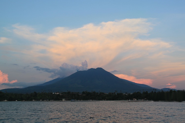 Rumors Linking Batangas Quake To Eruption Of Mt. Banahaw Revealed