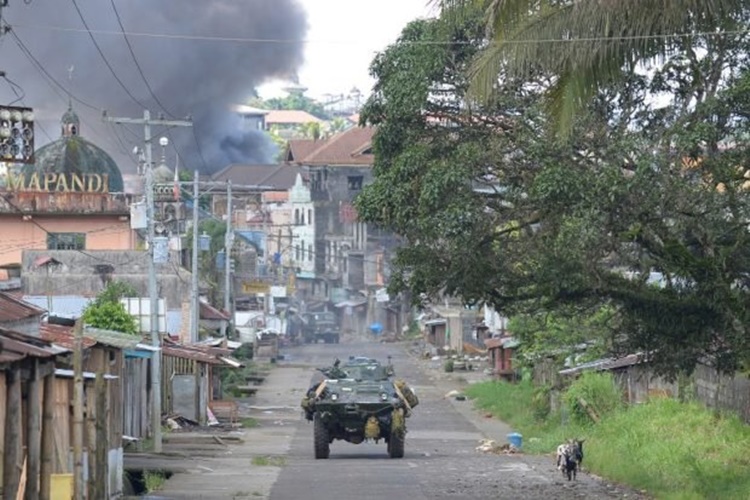 AFP: Abu Sayyaf Leader Isnilon Hapilon Still Fighting In Marawi City