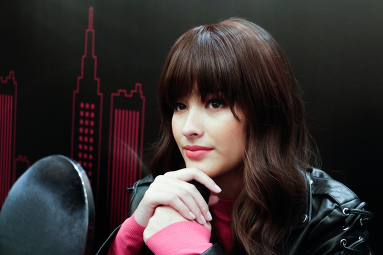 Popular Female Celebrity