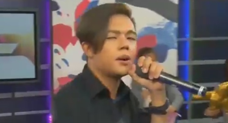Xander Ford Sings