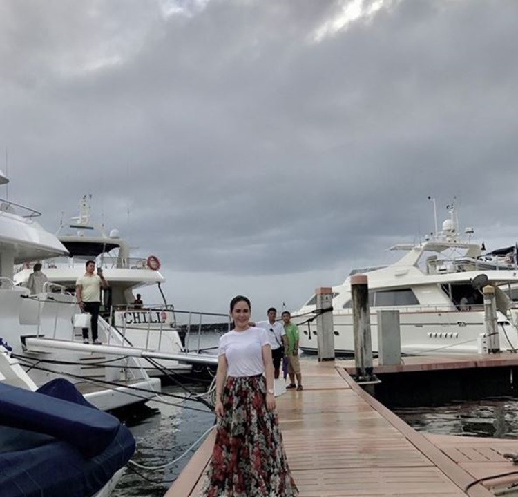 Filipino Celebrities Who Own Luxurious & Most Expensive Yachts