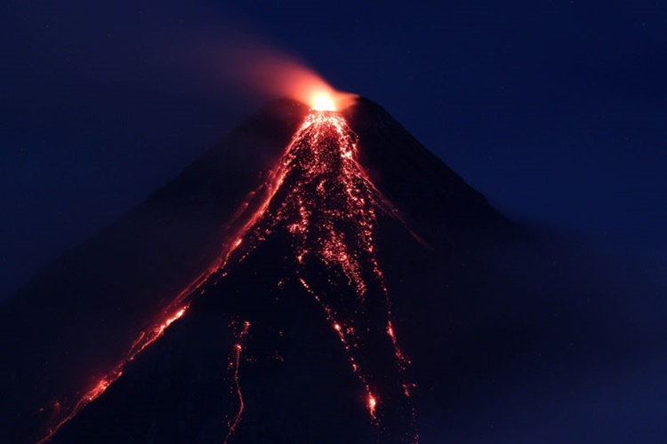 Phivolcs Found Dangerous Crack On Mayon Volcano