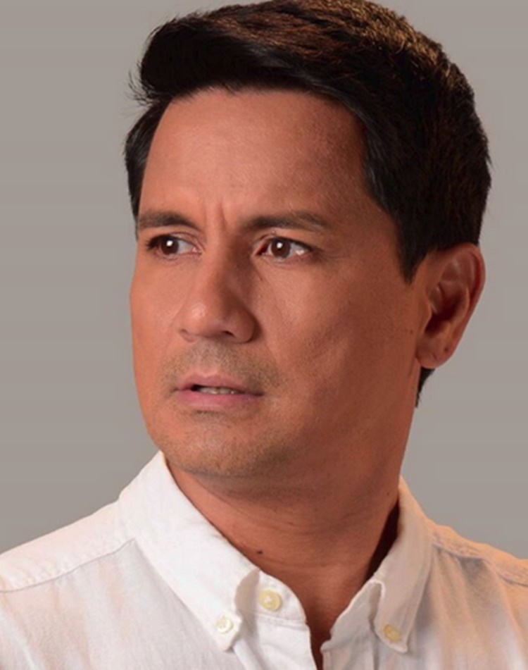 Richard Gomez