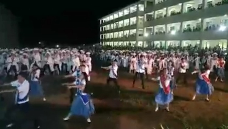 Viral Commencement Exercise