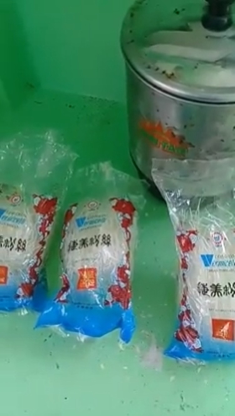 Alleged Plastic Sotanghon