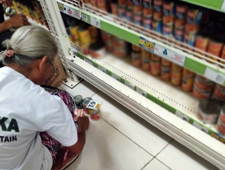 Touching video of old woman