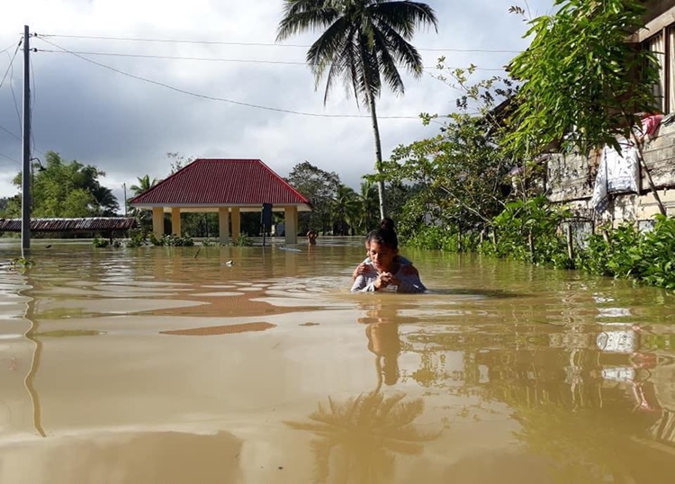 IN PHOTOS: Tropical Depression Samuel's Aftermath In Eastern Samar