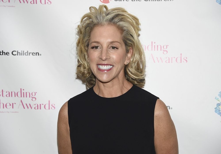 CEO Jan Singer of Victoria's Secret resings