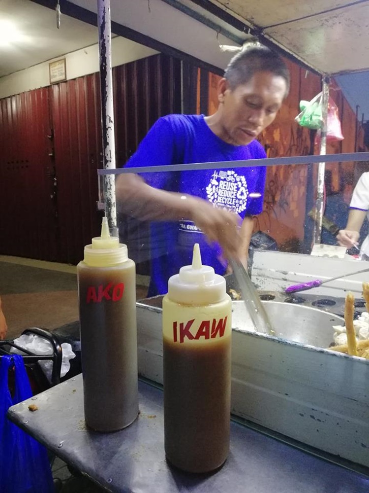 Fishball Vendor With ‘Ikaw’ & ‘Ako’ Sauce Goes Viral Online