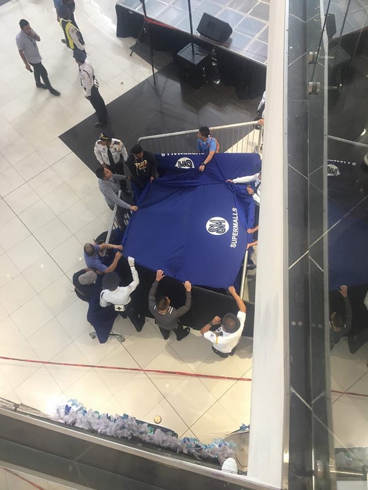 SM City Bacolod male customer jumped