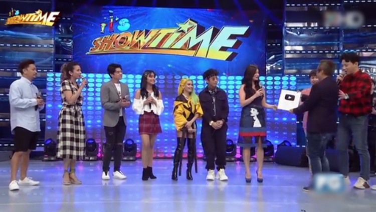 Showtime - It's Showtime YouTube Silver Creator Award