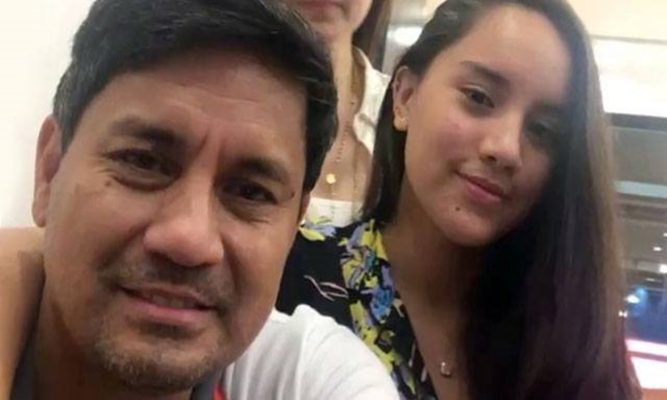 Richard Gomez Shares Video Feeding His Chicken, Netizens React