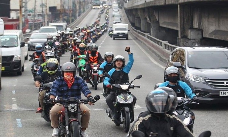 Angkas Competitors Have No Political Influence Says Transport Official