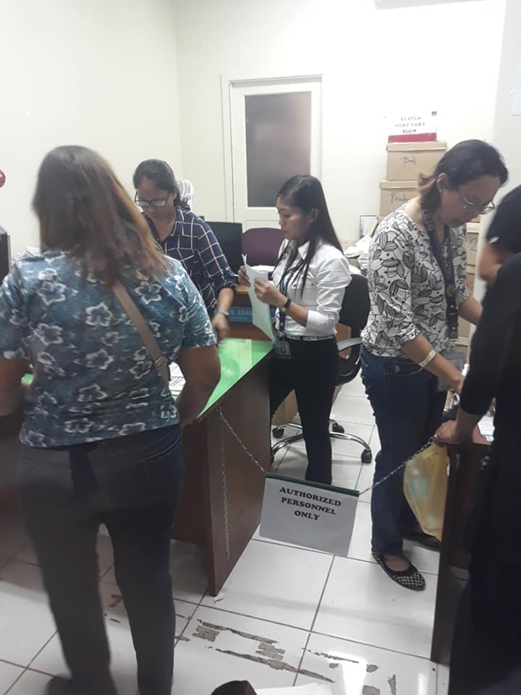 Female OJT at BIR Bacolod Receives Praises Online Over Job Dedication