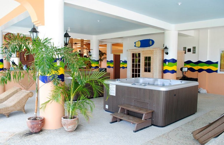 Punta Riviera Resort