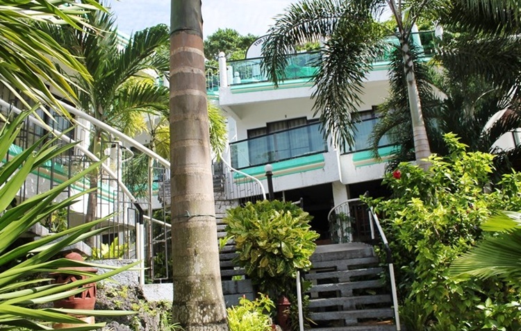 Turtle Inn Resort