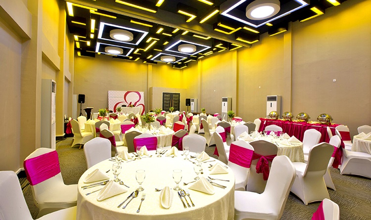 Eloisa Royal Suites