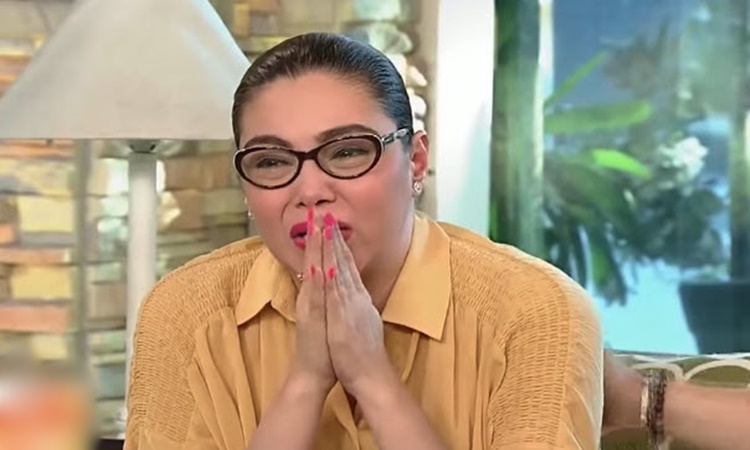 K Brosas on Chokoleit