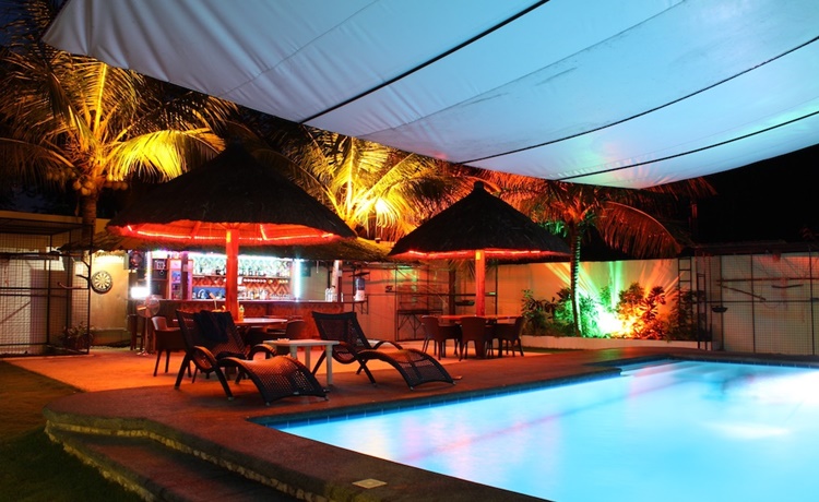 Parrot Resort