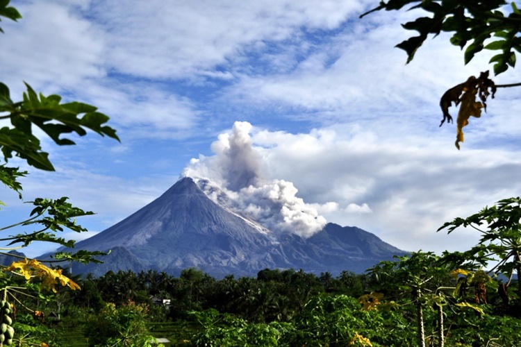 Volcanic Eruption Safety Tips: 7 Tips For You & Your Family's Safety